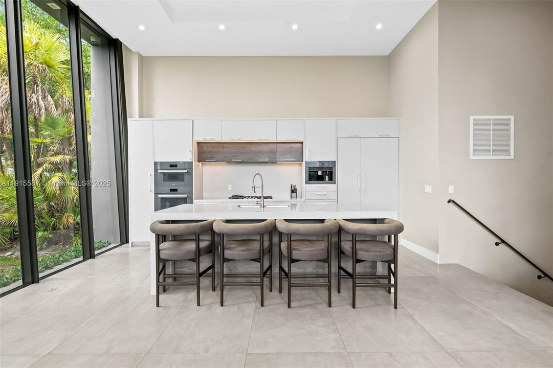 待售: $2,500,000 (4 贝兹, 4 浴室, 2879 平方英尺)