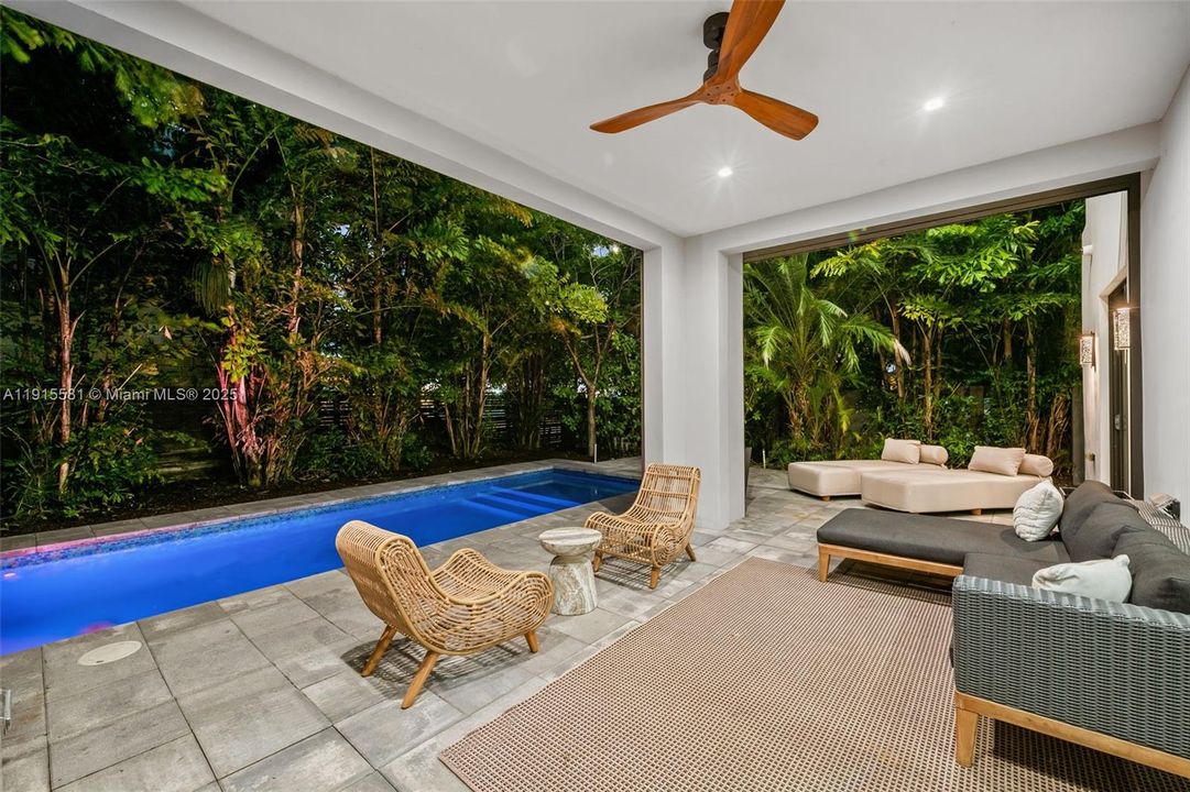 待售: $2,500,000 (4 贝兹, 4 浴室, 2879 平方英尺)