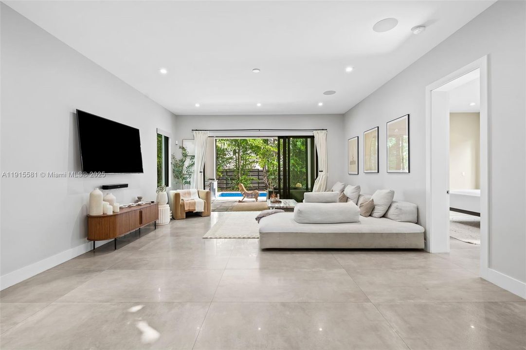 待售: $2,500,000 (4 贝兹, 4 浴室, 2879 平方英尺)