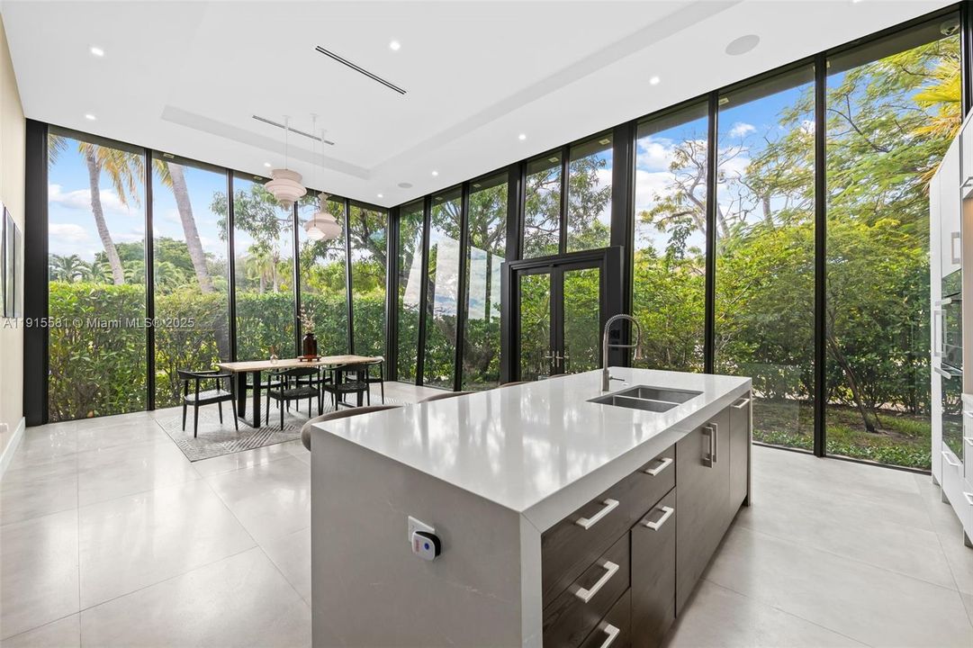 待售: $2,500,000 (4 贝兹, 4 浴室, 2879 平方英尺)