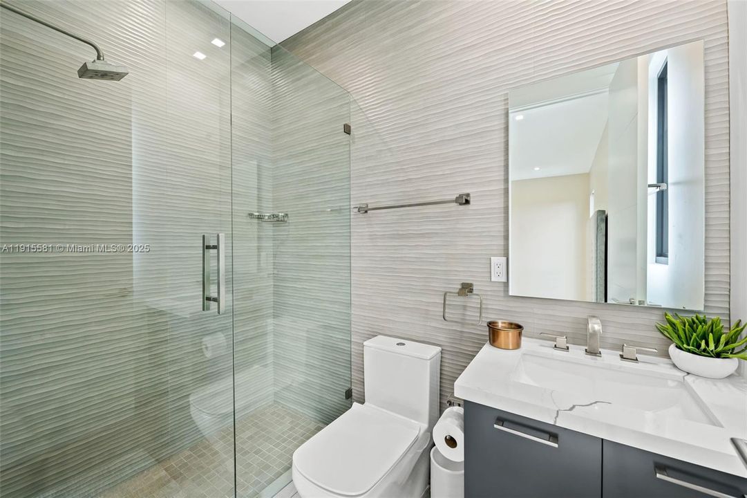 待售: $2,500,000 (4 贝兹, 4 浴室, 2879 平方英尺)