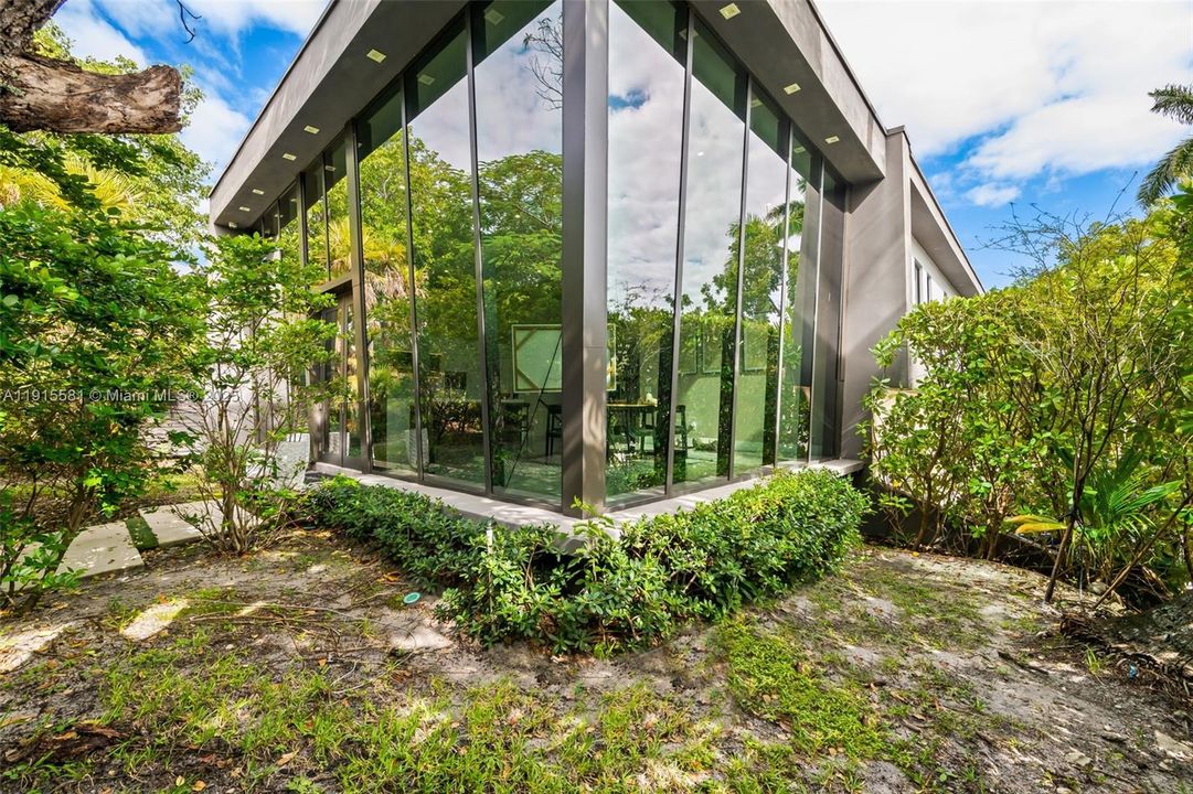 待售: $2,500,000 (4 贝兹, 4 浴室, 2879 平方英尺)