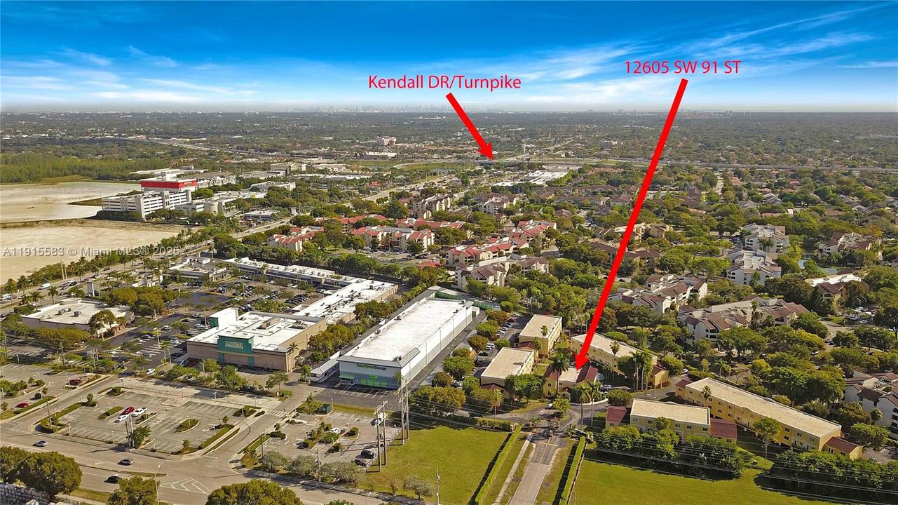 Active With Contract: $2,299 (2 beds, 2 baths, 990 Square Feet)