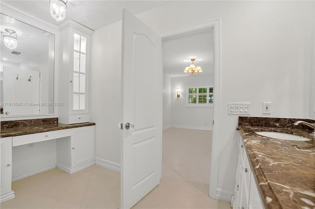 Active With Contract: $1,289,000 (3 beds, 2 baths, 2352 Square Feet)