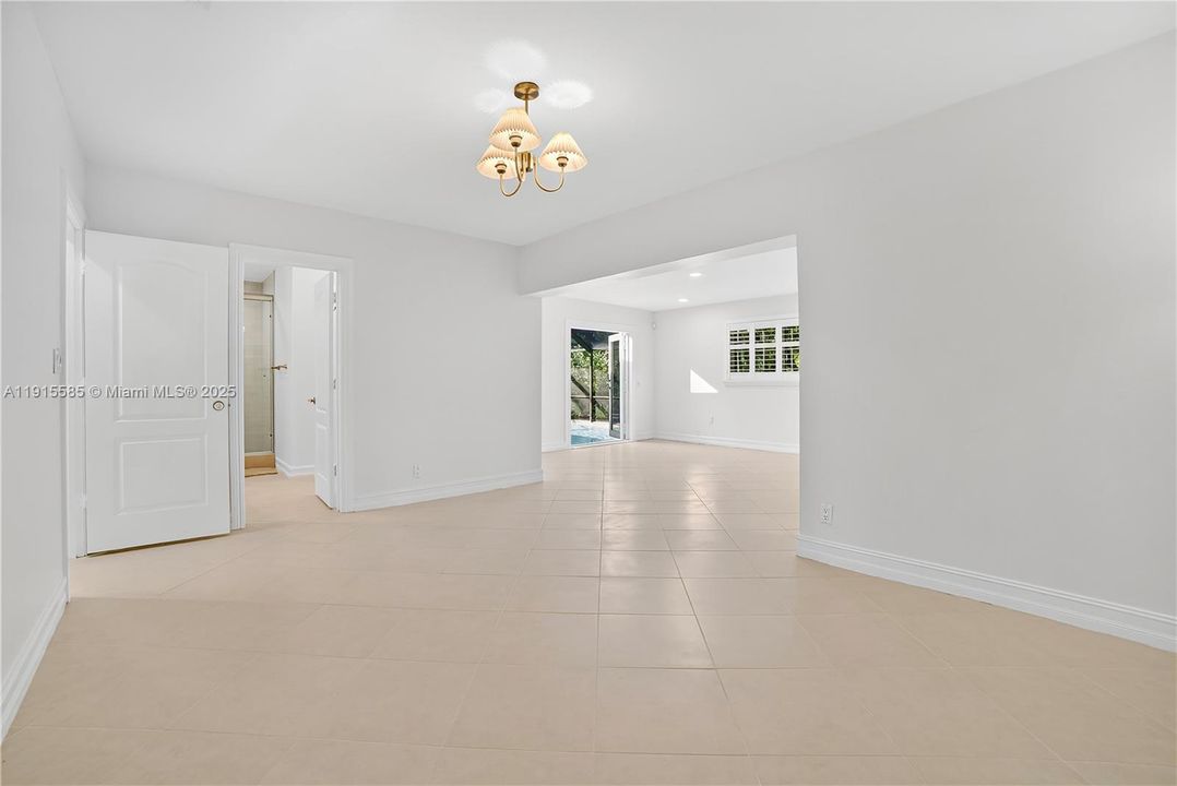 Active With Contract: $1,289,000 (3 beds, 2 baths, 2352 Square Feet)