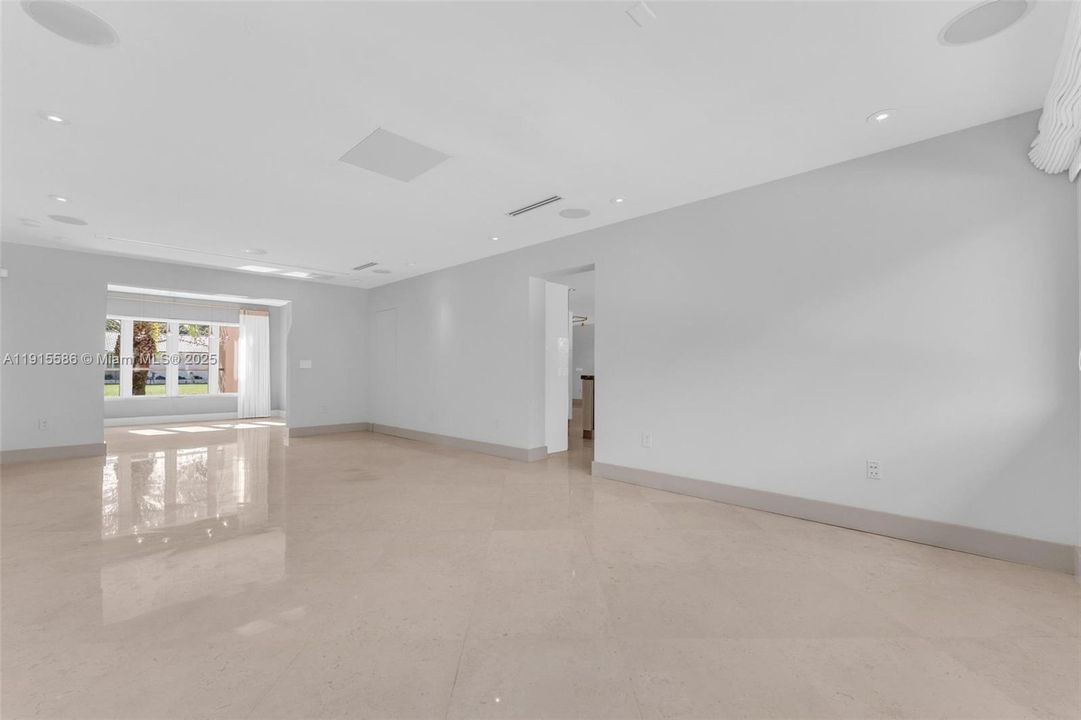 For Sale: $1,575,000 (3 beds, 3 baths, 2548 Square Feet)