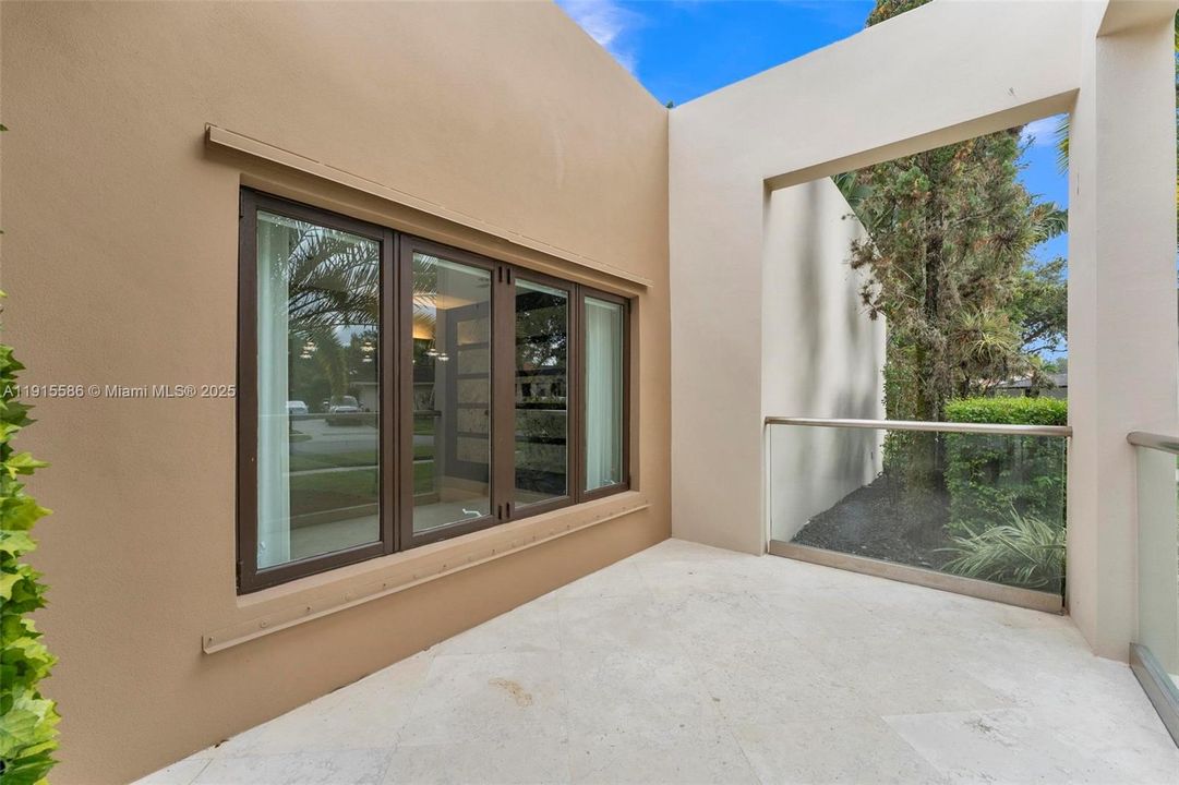 For Sale: $1,575,000 (3 beds, 3 baths, 2548 Square Feet)