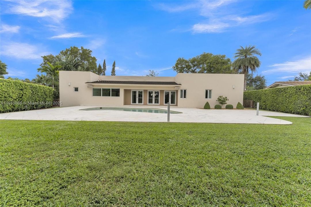 For Sale: $1,575,000 (3 beds, 3 baths, 2548 Square Feet)