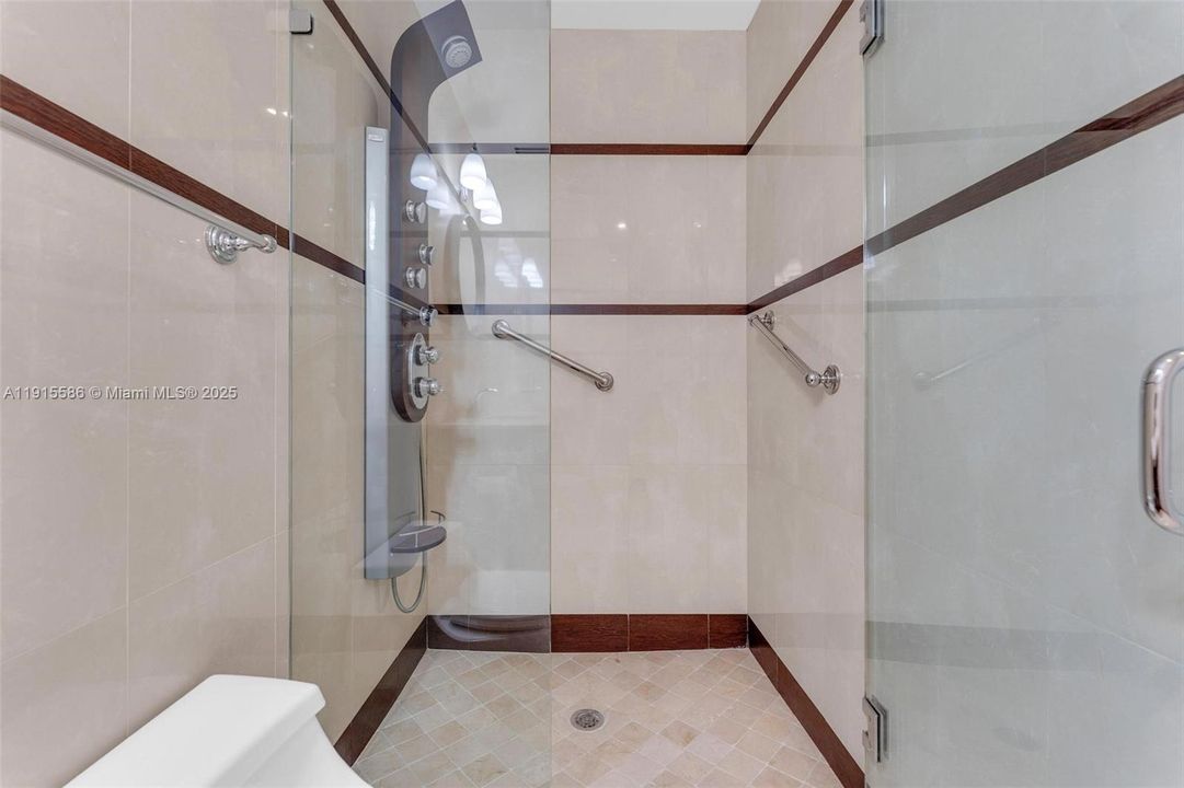 For Sale: $1,575,000 (3 beds, 3 baths, 2548 Square Feet)