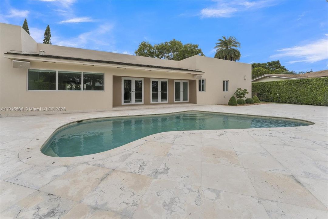 For Sale: $1,575,000 (3 beds, 3 baths, 2548 Square Feet)