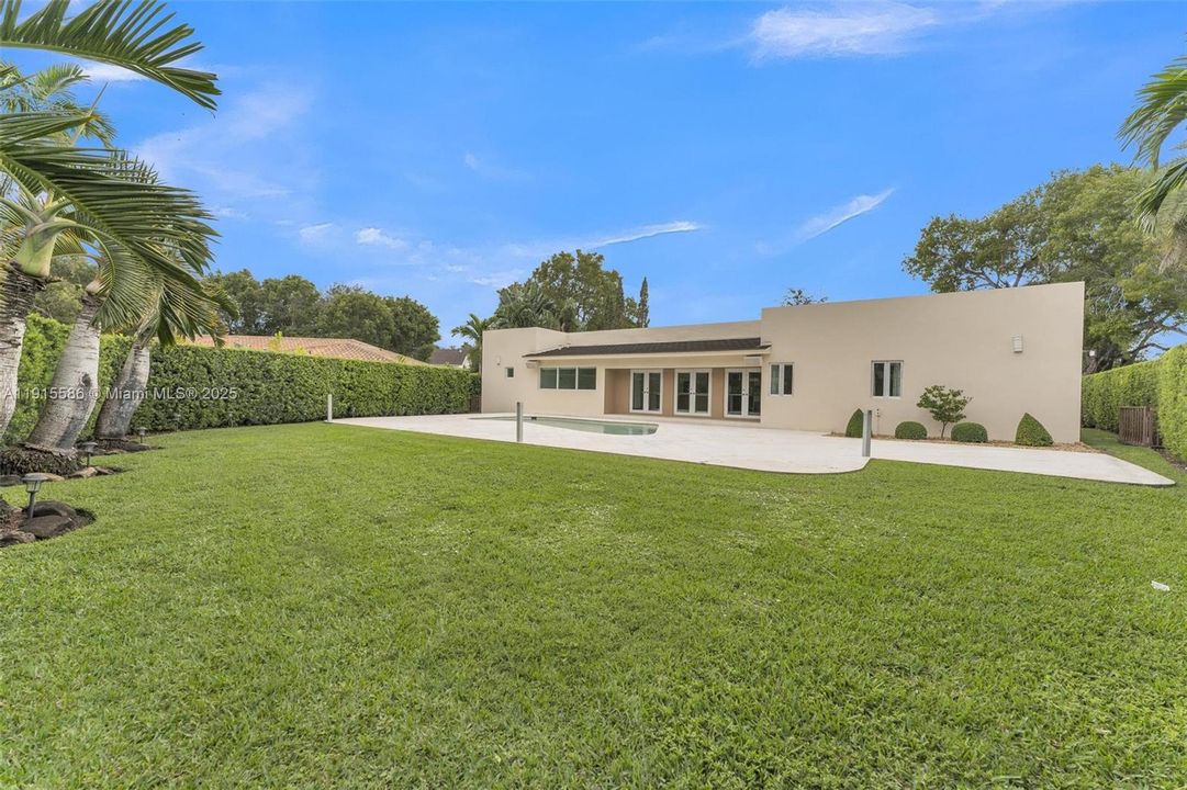 For Sale: $1,575,000 (3 beds, 3 baths, 2548 Square Feet)