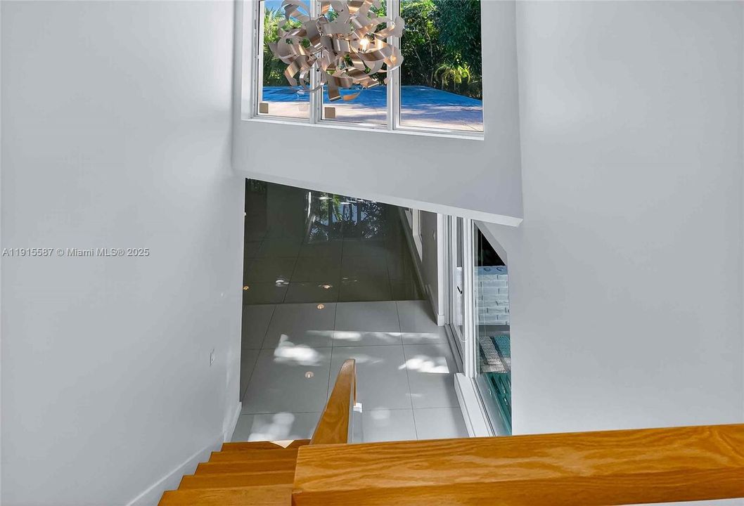 For Sale: $1,950,000 (3 beds, 2 baths, 1883 Square Feet)