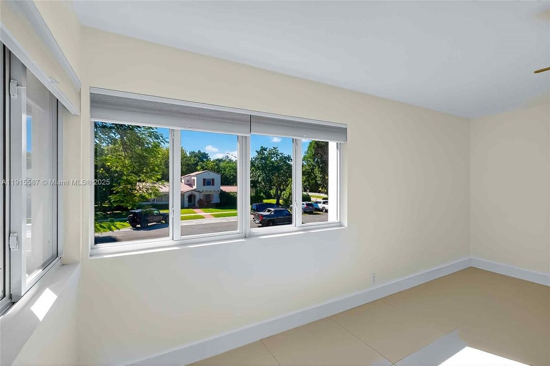 For Sale: $1,950,000 (3 beds, 2 baths, 1883 Square Feet)