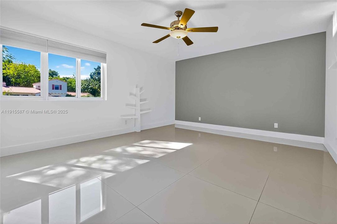 For Sale: $1,950,000 (3 beds, 2 baths, 1883 Square Feet)