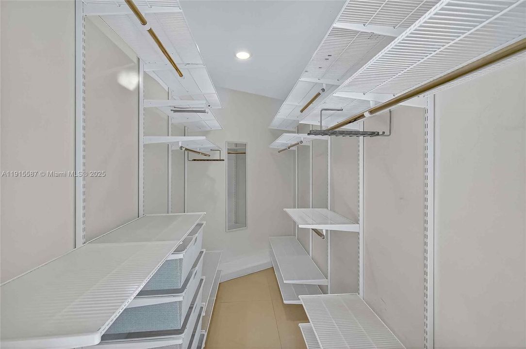 For Sale: $1,950,000 (3 beds, 2 baths, 1883 Square Feet)