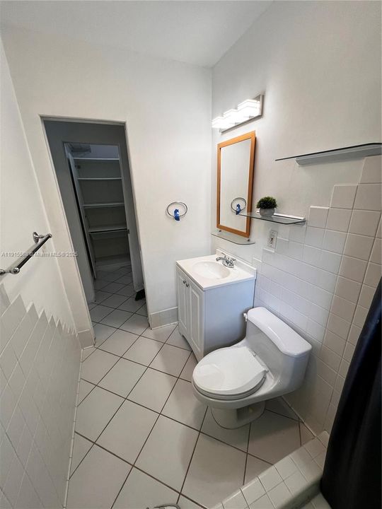 待售: $215,000 (0 贝兹, 1 浴室, 418 平方英尺)