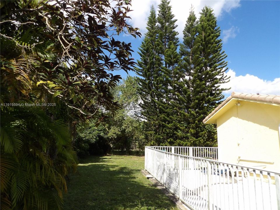 En Venta: $549,900 (4 camas, 2 baños, 2340 Pies cuadrados)