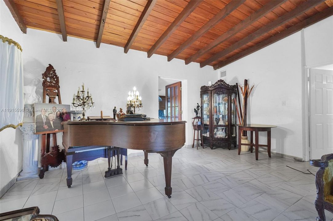 待售: $1,200,000 (0 贝兹, 0 浴室, 0 平方英尺)