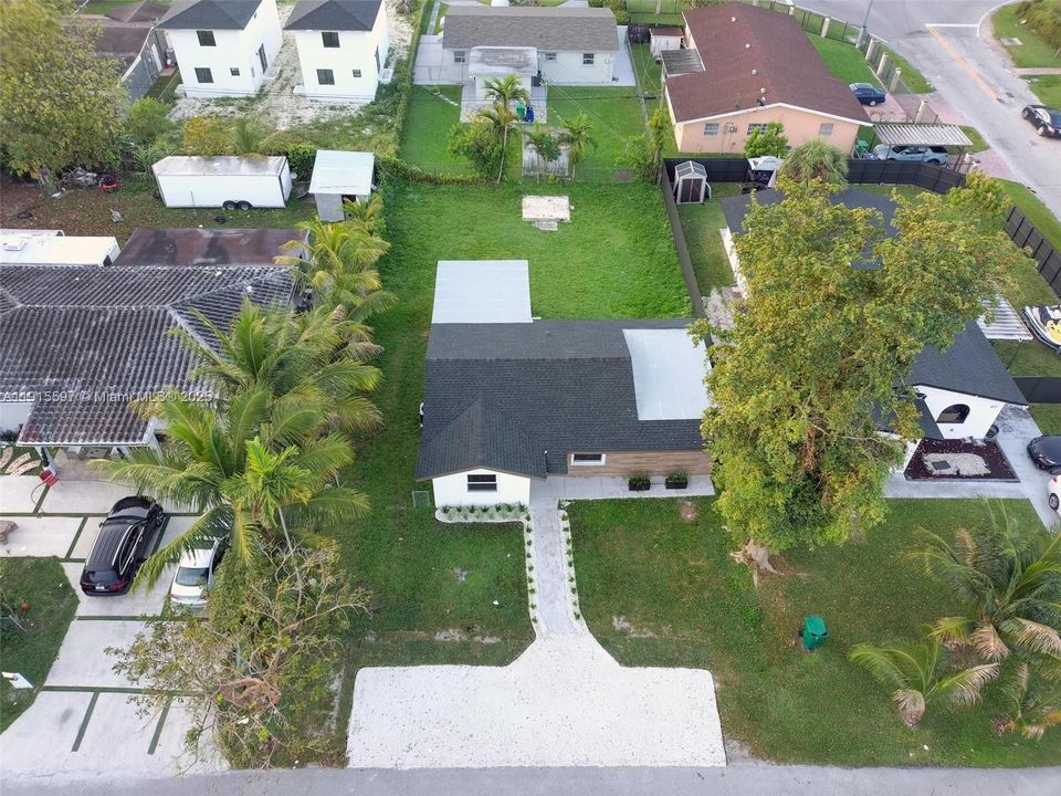 For Rent: $4,000 (3 beds, 2 baths, 1051 Square Feet)