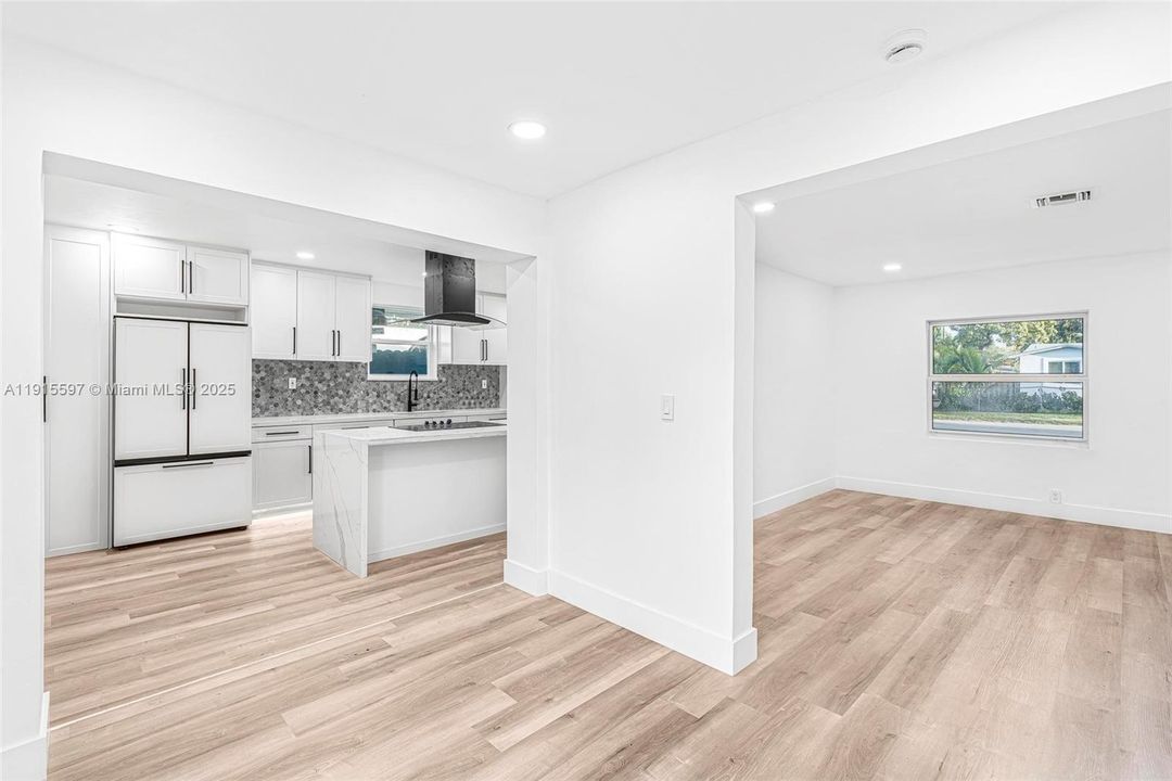 For Rent: $4,000 (3 beds, 2 baths, 1051 Square Feet)