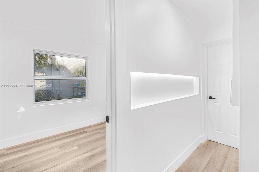 For Rent: $4,000 (3 beds, 2 baths, 1051 Square Feet)