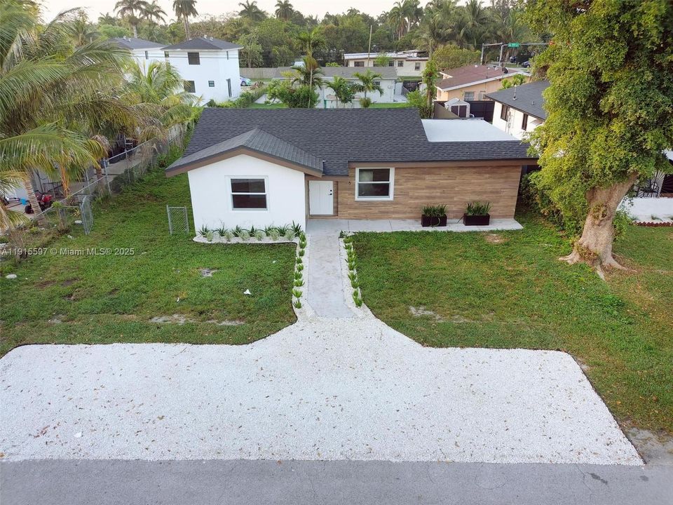 For Rent: $4,000 (3 beds, 2 baths, 1051 Square Feet)