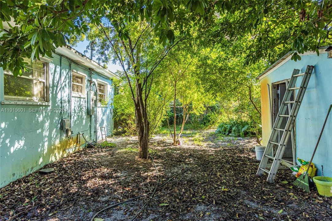 For Sale: $459,000 (4 beds, 3 baths, 1442 Square Feet)