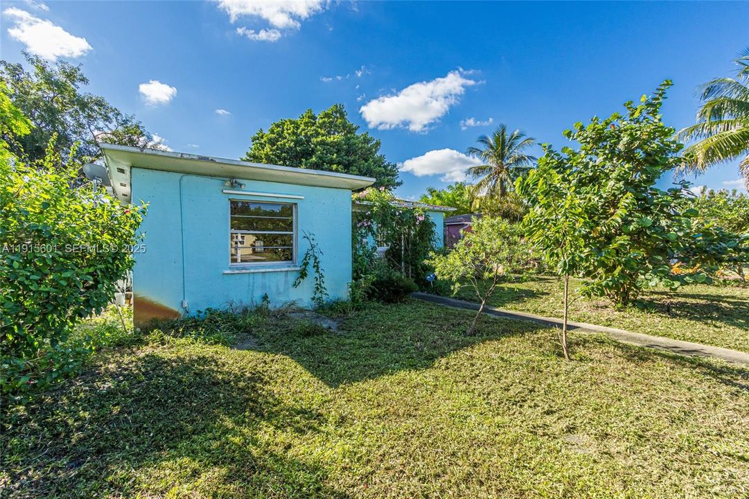 For Sale: $459,000 (4 beds, 3 baths, 1442 Square Feet)