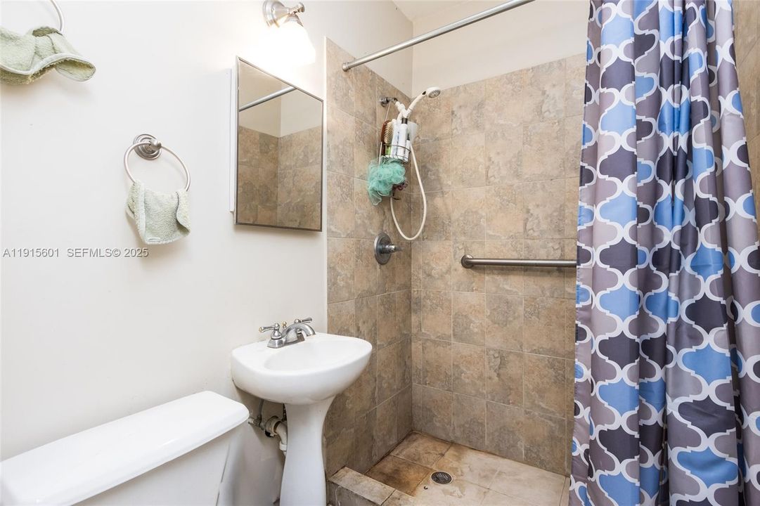 For Sale: $459,000 (4 beds, 3 baths, 1442 Square Feet)