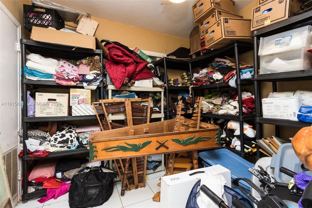 For Sale: $459,000 (4 beds, 3 baths, 1442 Square Feet)