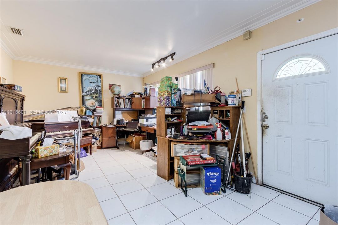 For Sale: $459,000 (4 beds, 3 baths, 1442 Square Feet)