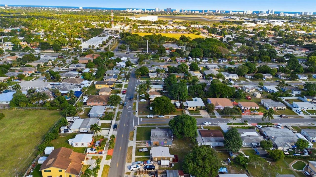 En Venta: $299,999 (3 camas, 2 baños, 1373 Pies cuadrados)