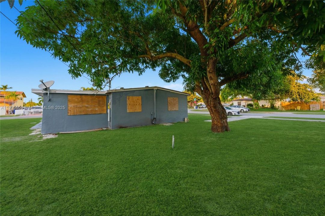 En Venta: $299,999 (3 camas, 2 baños, 1373 Pies cuadrados)