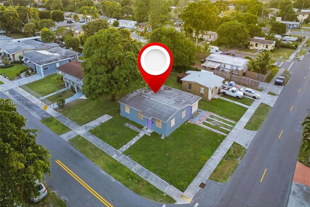 En Venta: $299,999 (3 camas, 2 baños, 1373 Pies cuadrados)