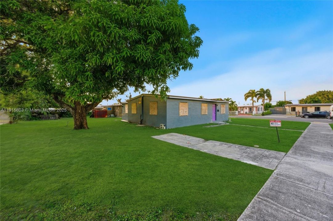 En Venta: $299,999 (3 camas, 2 baños, 1373 Pies cuadrados)