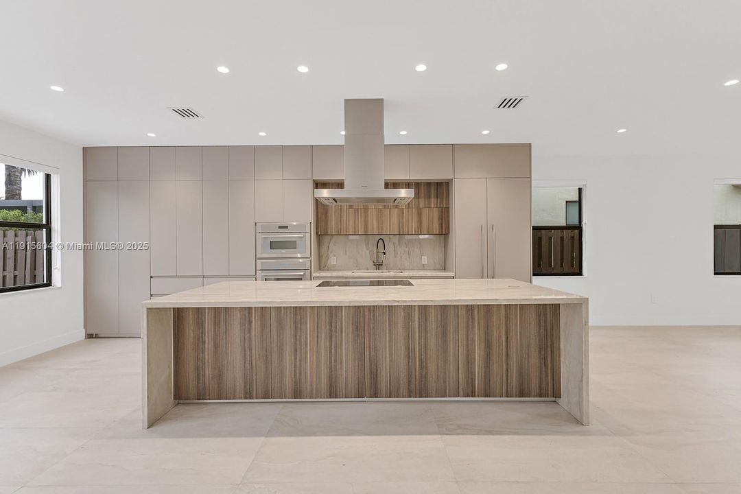 For Rent: $7,000 (4 beds, 3 baths, 2650 Square Feet)