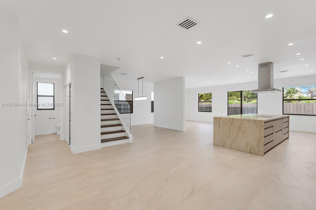 For Rent: $7,000 (4 beds, 3 baths, 2650 Square Feet)