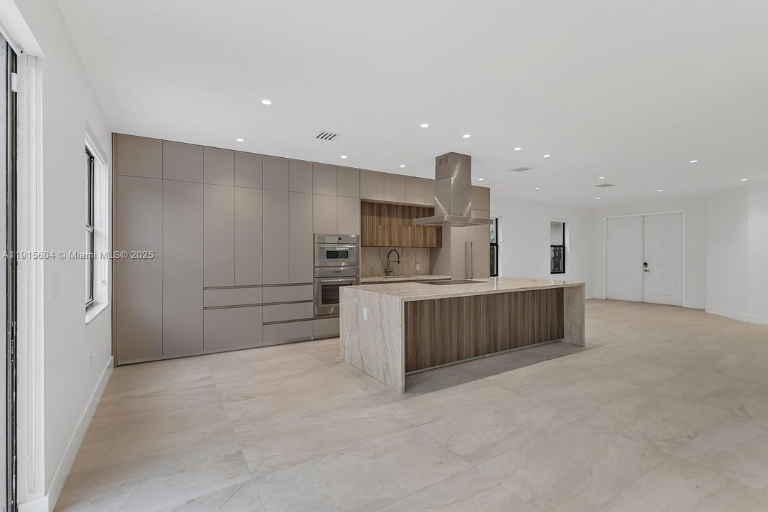 For Rent: $7,000 (4 beds, 3 baths, 2650 Square Feet)