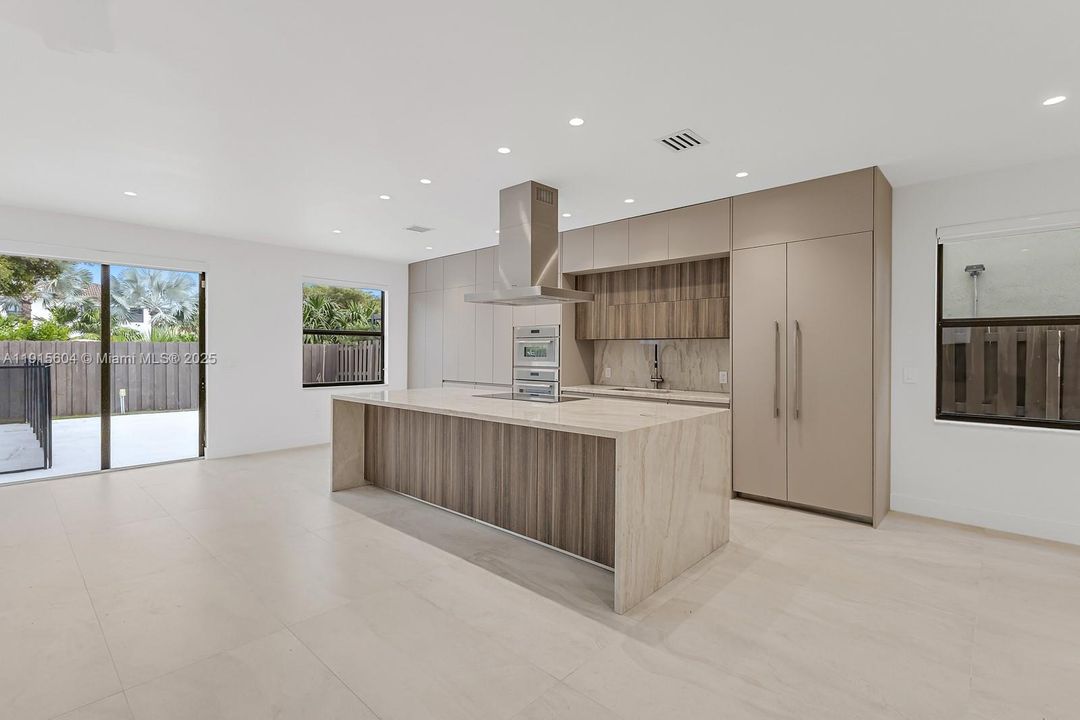 For Rent: $7,000 (4 beds, 3 baths, 2650 Square Feet)