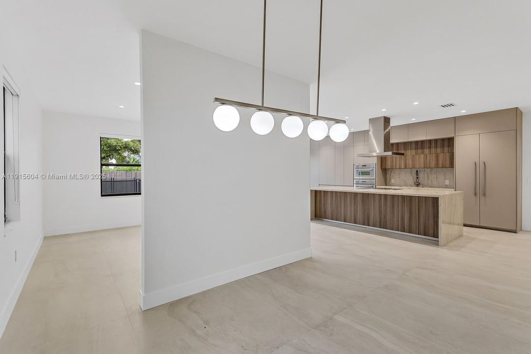 For Rent: $7,000 (4 beds, 3 baths, 2650 Square Feet)