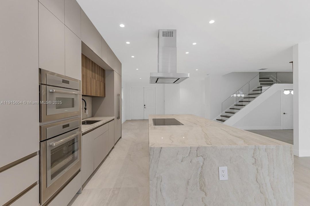 For Rent: $7,000 (4 beds, 3 baths, 2650 Square Feet)