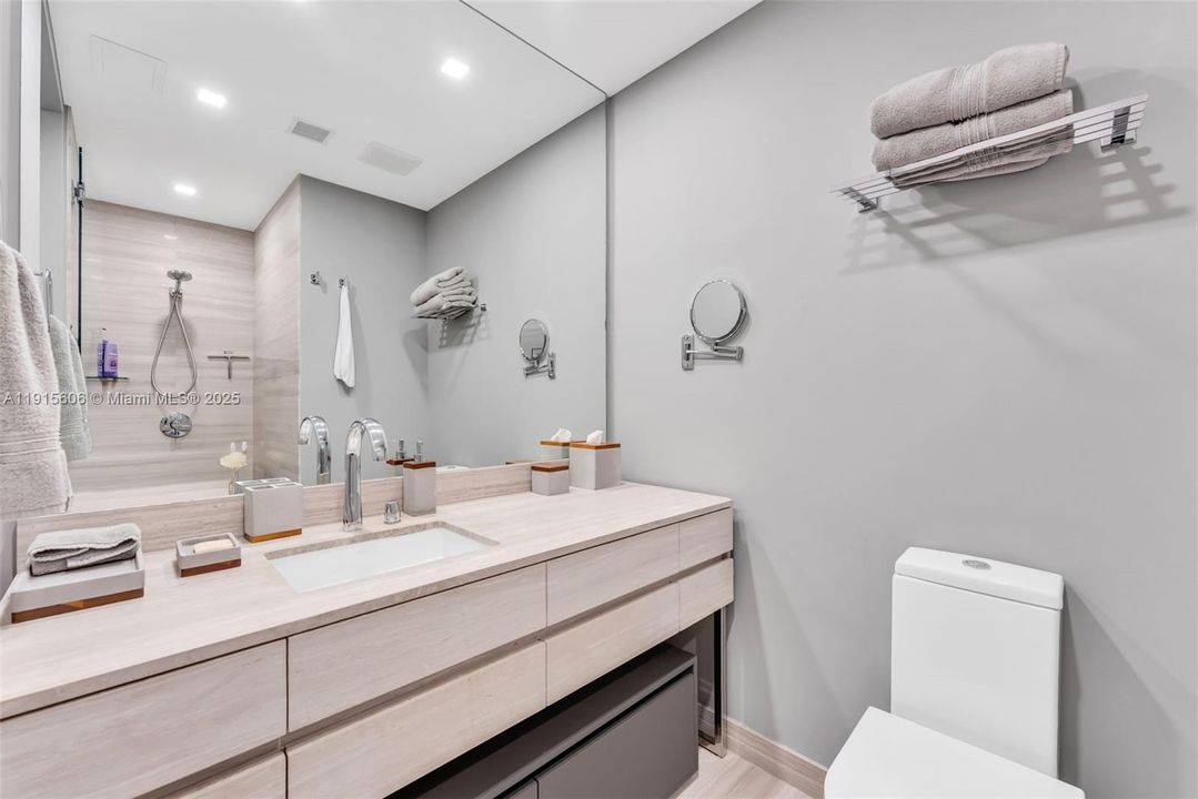 For Sale: $5,679,000 (4 beds, 5 baths, 3176 Square Feet)