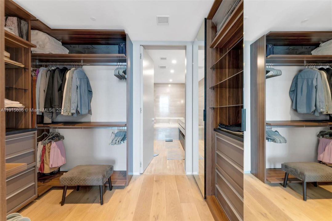 For Sale: $5,679,000 (4 beds, 5 baths, 3176 Square Feet)