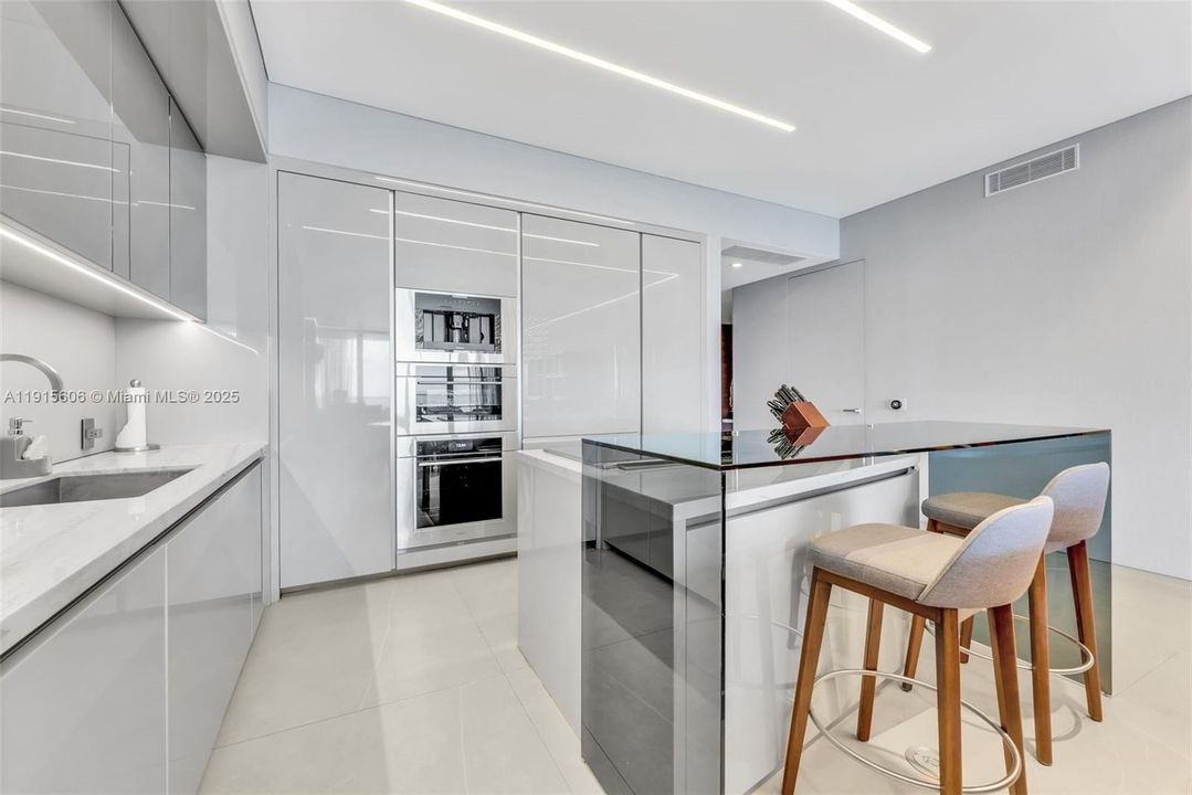 For Sale: $5,679,000 (4 beds, 5 baths, 3176 Square Feet)