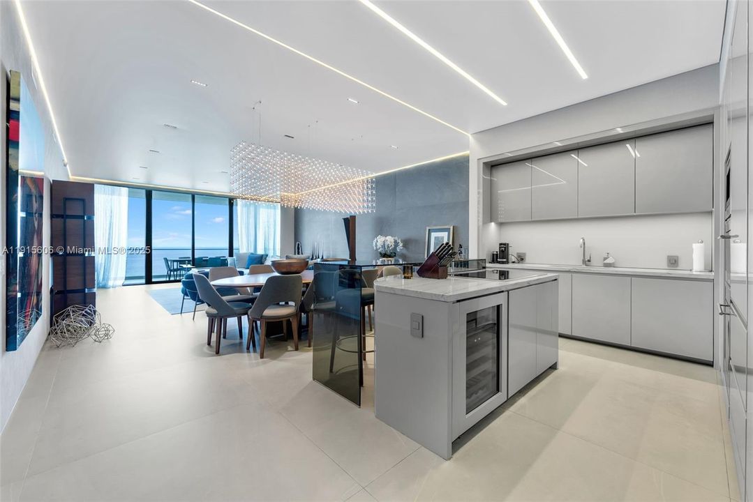 For Sale: $5,679,000 (4 beds, 5 baths, 3176 Square Feet)