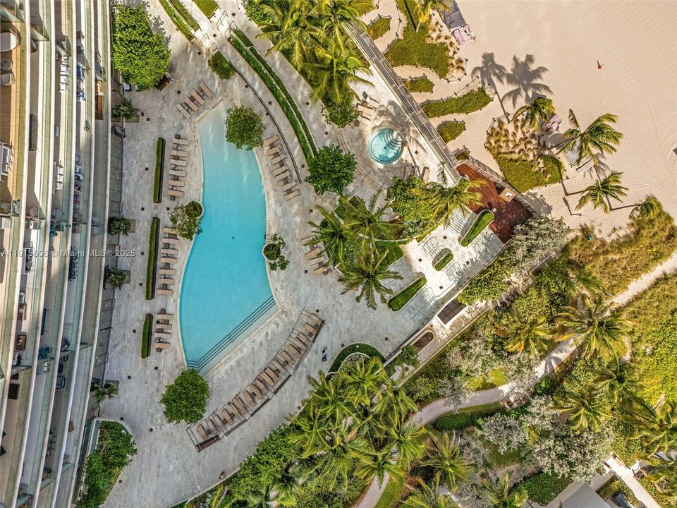 For Sale: $5,679,000 (4 beds, 5 baths, 3176 Square Feet)