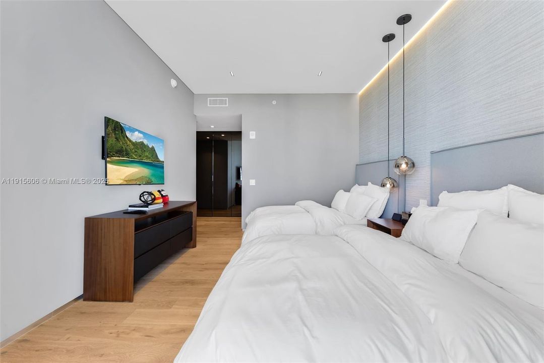 For Sale: $5,679,000 (4 beds, 5 baths, 3176 Square Feet)