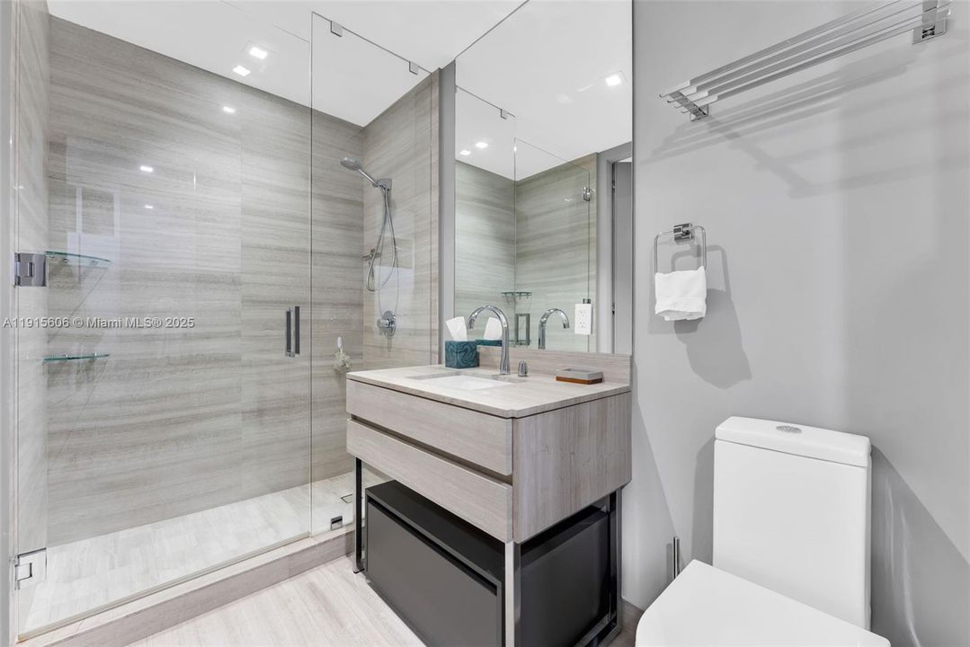 For Sale: $5,679,000 (4 beds, 5 baths, 3176 Square Feet)