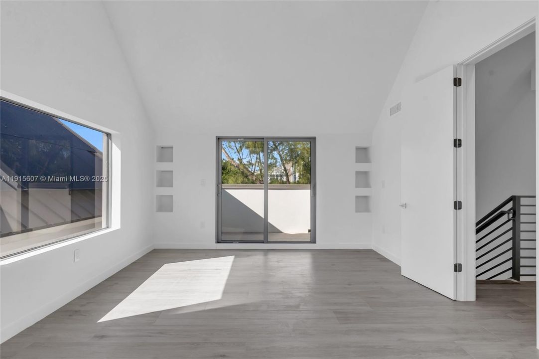 For Rent: $10,000 (4 beds, 2 baths, 0 Square Feet)