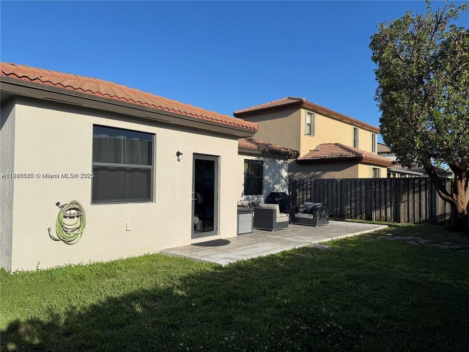 Active With Contract: $3,300 (4 beds, 3 baths, 1992 Square Feet)